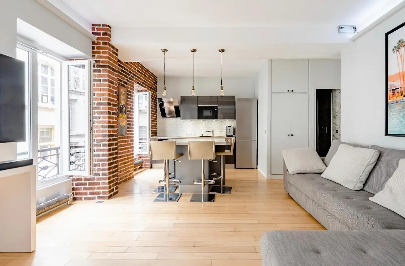 Stylish Place In Prime Location Париж