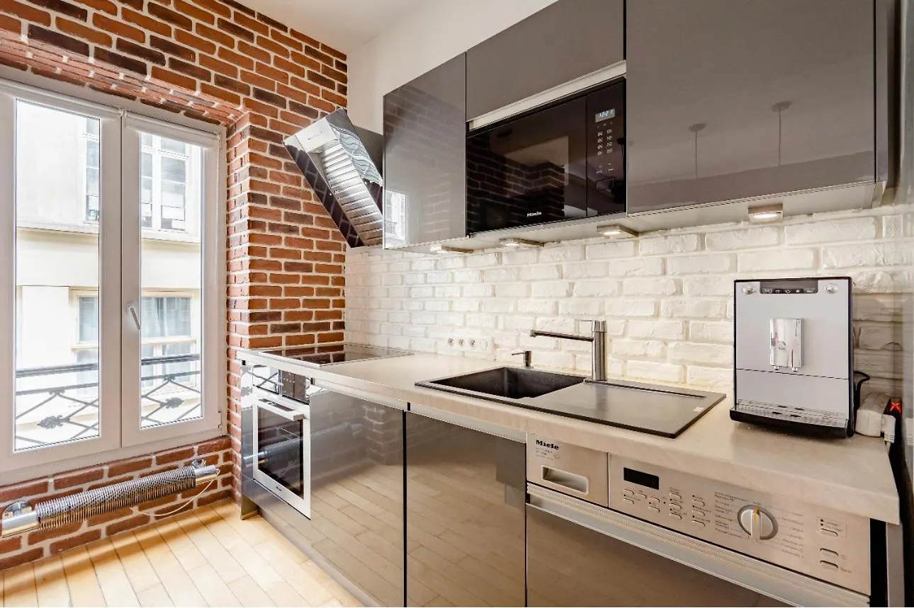 Stylish Place In Prime Location Париж